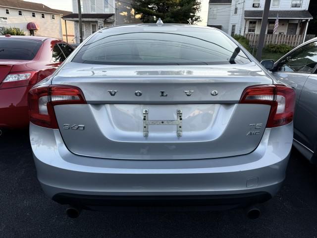 Photo of 2013 Electric Silver Metallic Volvo S60
