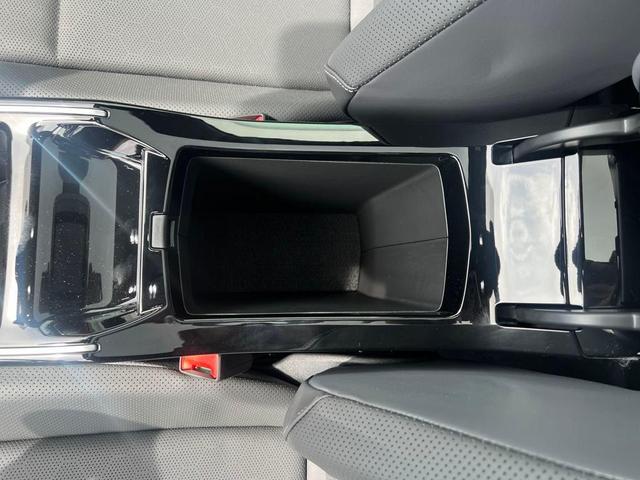 Photo of 2025 Aurora Red Chroma With Black Roof Volkswagen ID.4