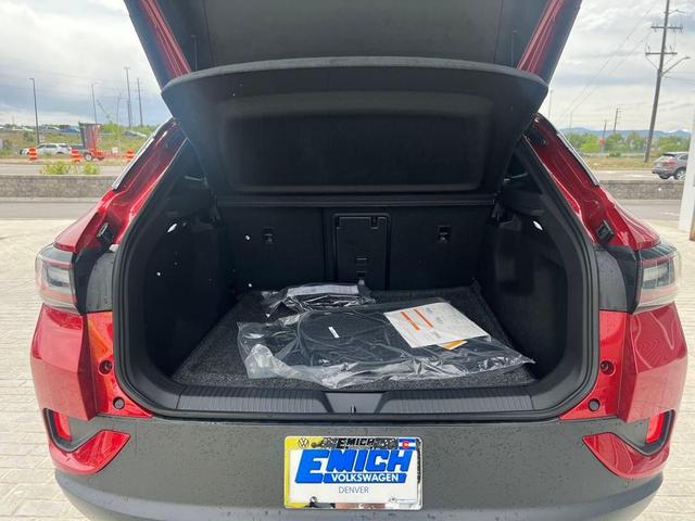Photo of 2025 Aurora Red Chroma With Black Roof Volkswagen ID.4