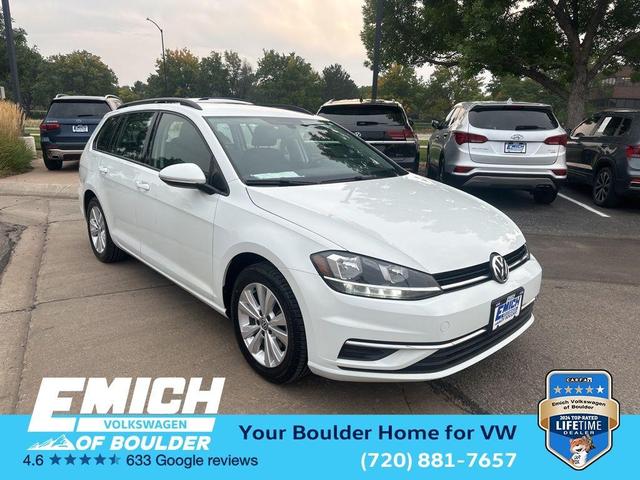 Photo of 2018 Pure White Volkswagen Golf SportWagen