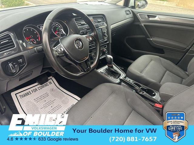 Photo of 2018 Pure White Volkswagen Golf SportWagen