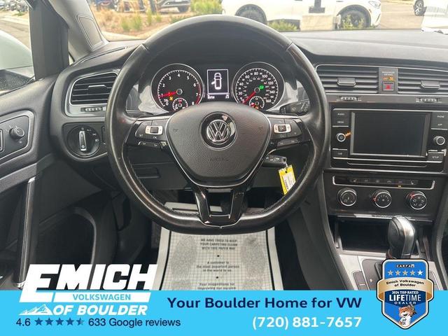 Photo of 2018 Pure White Volkswagen Golf SportWagen