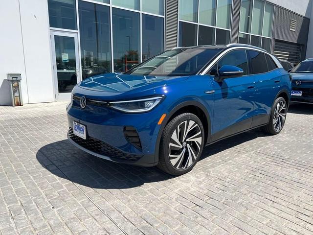 Photo of 2025 Mountain Lake Blue W/Black Roof Volkswagen ID.4