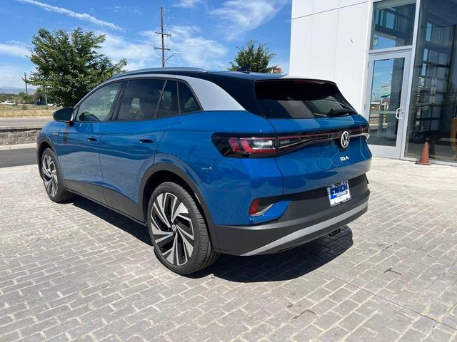 Photo of 2025 Mountain Lake Blue W/Black Roof Volkswagen ID.4