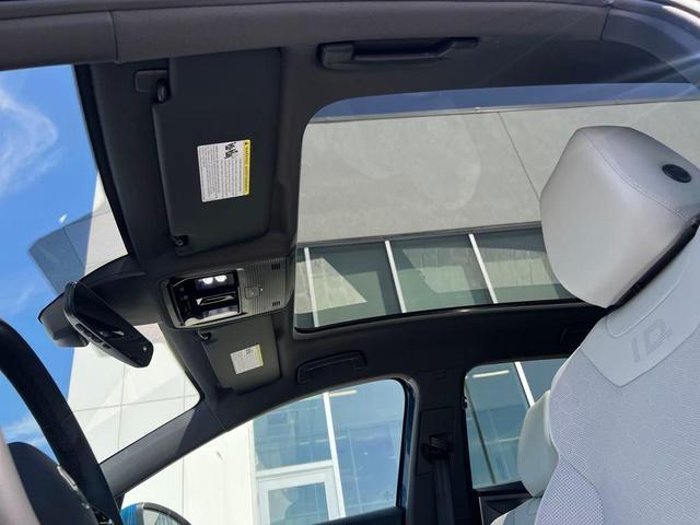 Photo of 2025 Mountain Lake Blue W/Black Roof Volkswagen ID.4