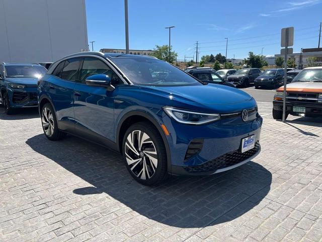 Photo of 2025 Mountain Lake Blue W/Black Roof Volkswagen ID.4