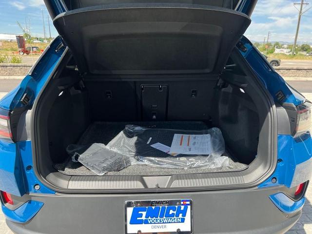 Photo of 2025 Mountain Lake Blue W/Black Roof Volkswagen ID.4