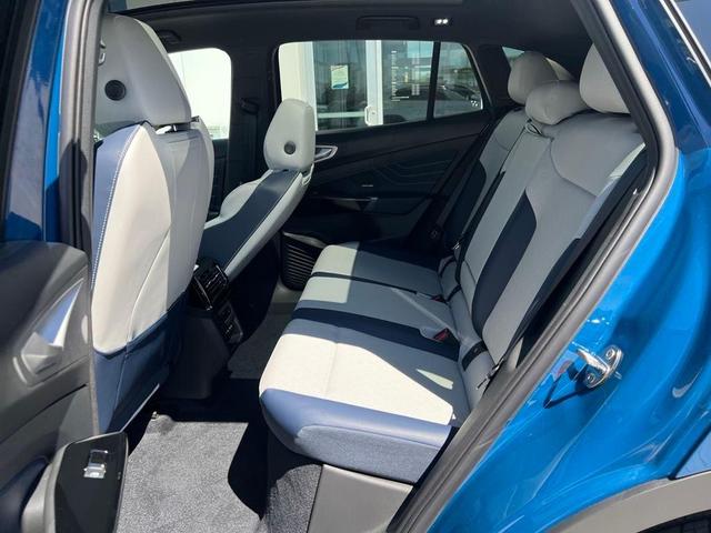 Photo of 2025 Mountain Lake Blue W/Black Roof Volkswagen ID.4