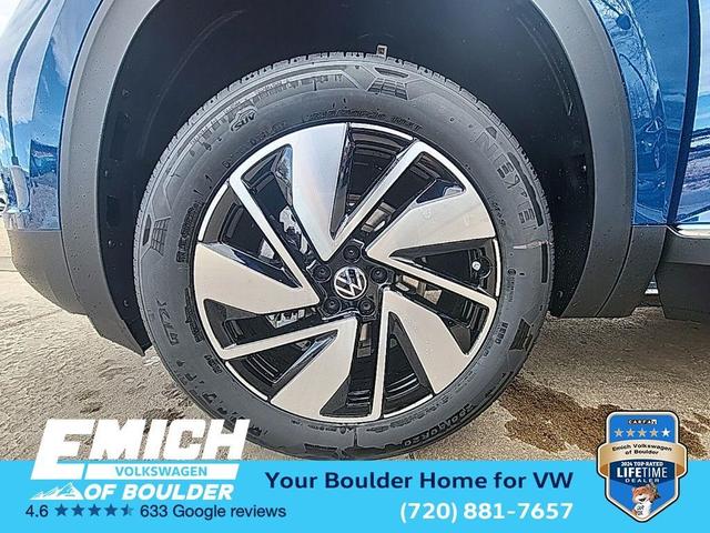 Photo of 2025 Mountain  Lake Blue Volkswagen Atlas