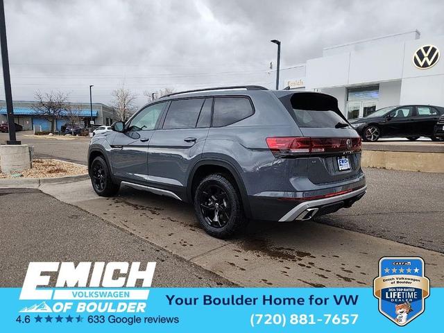 Photo of 2025 Pure Gray Volkswagen Atlas