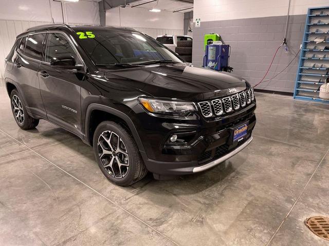 Photo of 2025 Diamond Black Crystal Pearlcoat Jeep Compass
