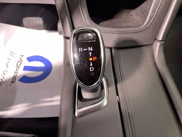 Photo of 2017 Crystal White Tricoat Cadillac XT5