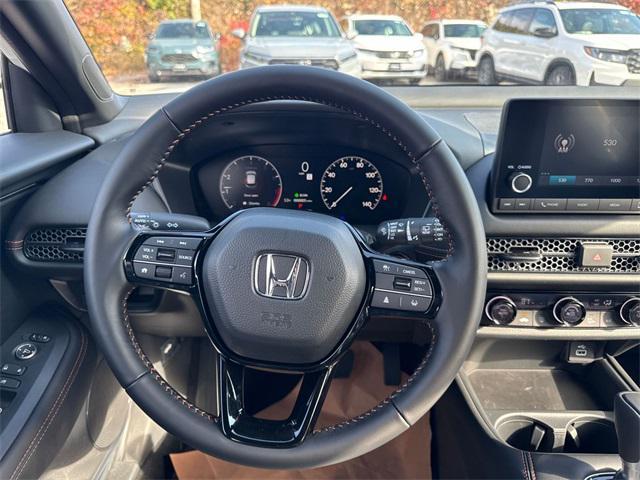 Photo of 2025 Platinum White Honda HR-V