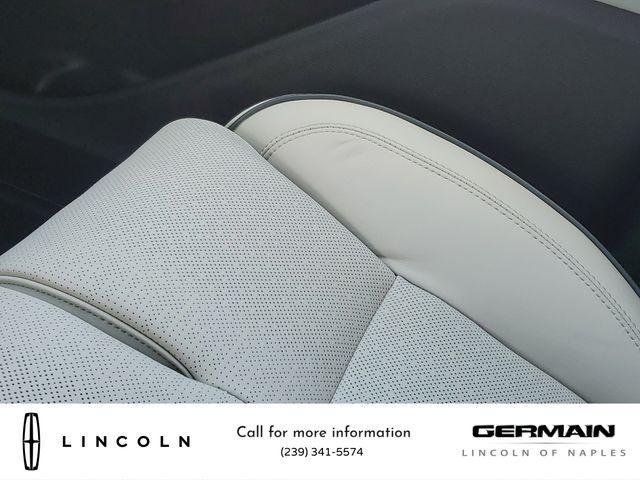 Photo of 2025 Infinite Black Metallic Clearcoat Lincoln Aviator