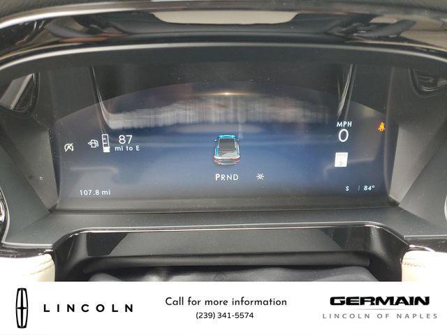 Photo of 2025 White Lincoln Corsair