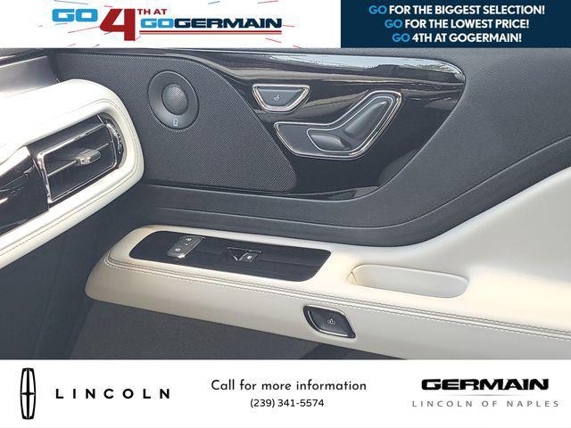 Photo of 2025 Pristine White Metallic Tri-Coat Lincoln Aviator
