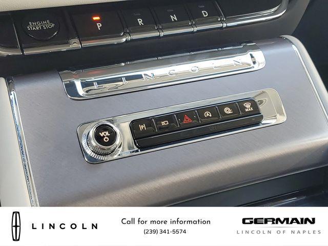 Photo of 2025 Pristine White Metallic Tri-Coat Lincoln Aviator