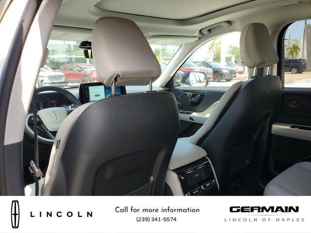 Photo of 2025 Pristine White Metallic Tri-Coat Lincoln Aviator