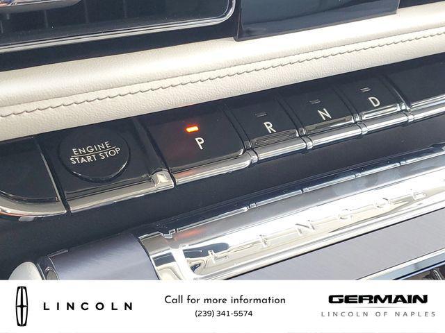 Photo of 2025 Pristine White Metallic Tri-Coat Lincoln Aviator