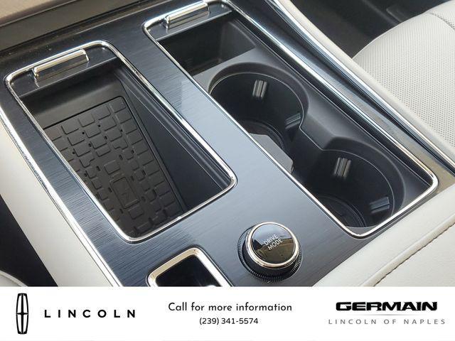Photo of 2025 Pristine White Metallic Tri-Coat Lincoln Aviator