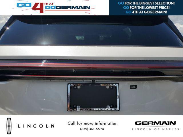 Photo of 2025 White Platinum Metallic Tri-Coat Lincoln Nautilus