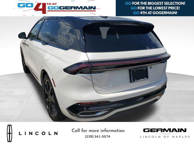 Photo of 2025 White Platinum Metallic Tri-Coat Lincoln Nautilus