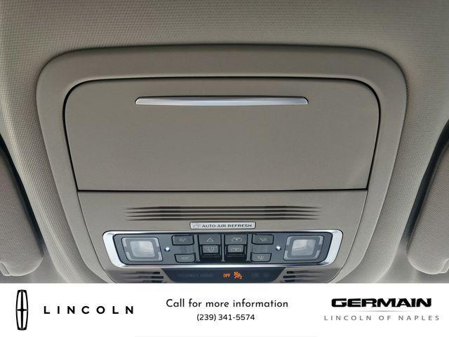 Photo of 2025 White Platinum Metallic Tri-Coat Lincoln Nautilus