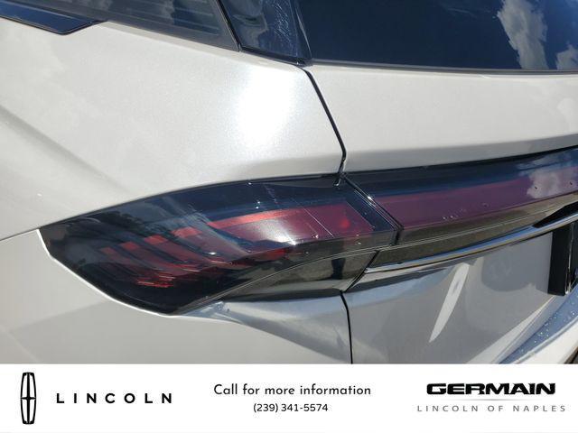Photo of 2025 White Platinum Metallic Tri-Coat Lincoln Nautilus
