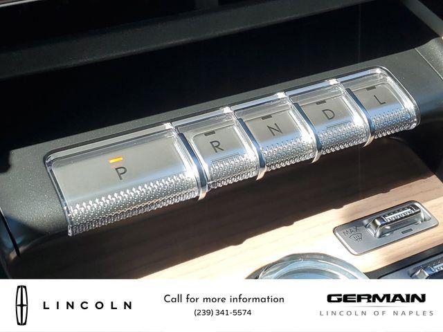 Photo of 2025 White Platinum Metallic Tri-Coat Lincoln Nautilus