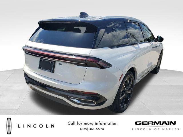 Photo of 2025 White Platinum Metallic Tri-Coat Lincoln Nautilus