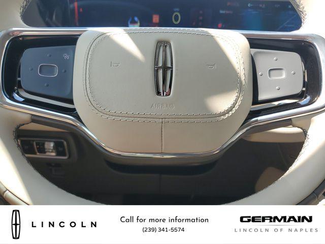 Photo of 2025 White Platinum Metallic Tri-Coat Lincoln Nautilus