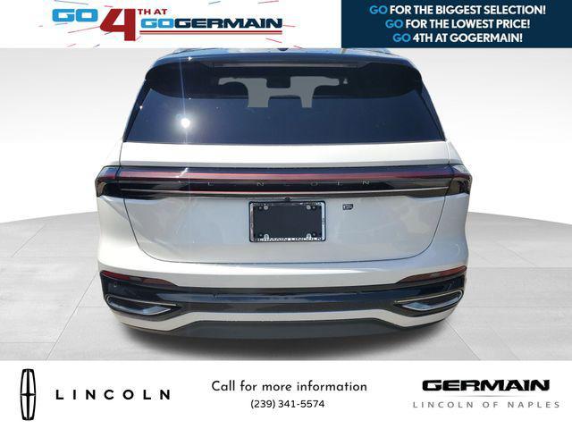 Photo of 2025 White Platinum Metallic Tri-Coat Lincoln Nautilus
