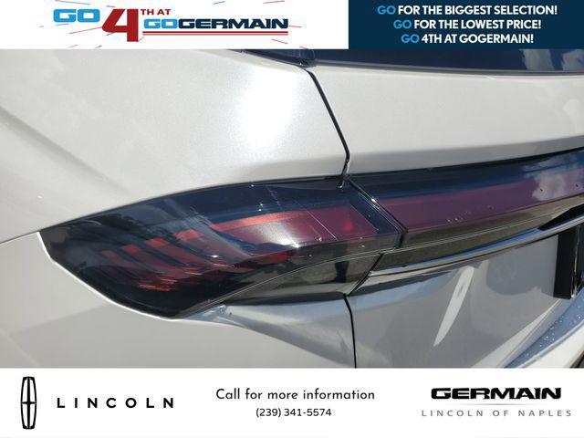 Photo of 2025 White Platinum Metallic Tri-Coat Lincoln Nautilus