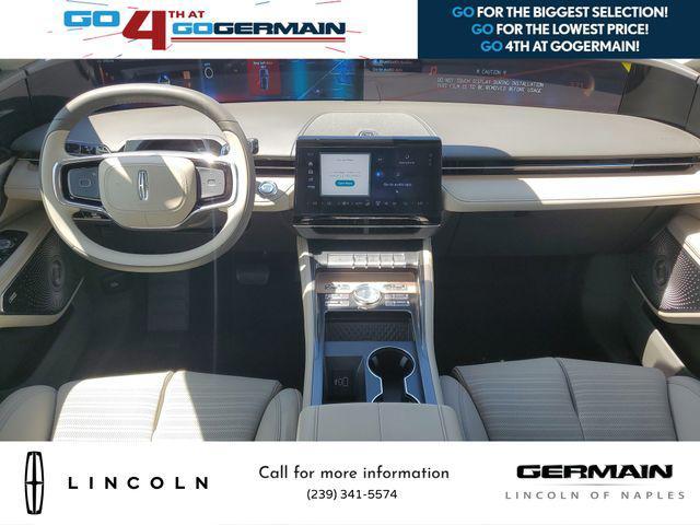 Photo of 2025 White Platinum Metallic Tri-Coat Lincoln Nautilus