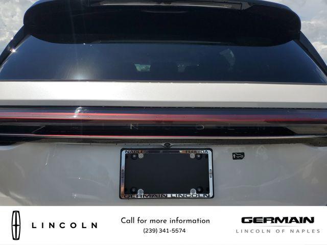 Photo of 2025 White Platinum Metallic Tri-Coat Lincoln Nautilus