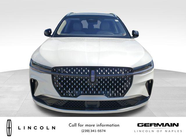 Photo of 2025 White Platinum Metallic Tri-Coat Lincoln Nautilus