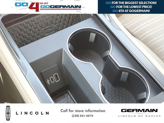 Photo of 2025 White Platinum Metallic Tri-Coat Lincoln Nautilus