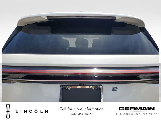 Photo of 2025 White Platinum Metallic Tri-Coat Lincoln Nautilus