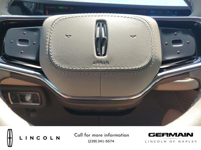 Photo of 2025 White Platinum Metallic Tri-Coat Lincoln Nautilus