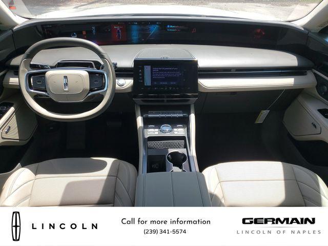 Photo of 2025 White Platinum Metallic Tri-Coat Lincoln Nautilus