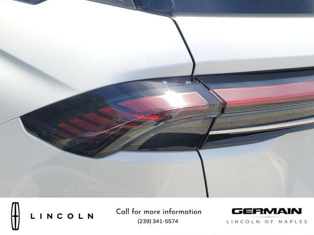 Photo of 2025 White Platinum Metallic Tri-Coat Lincoln Nautilus