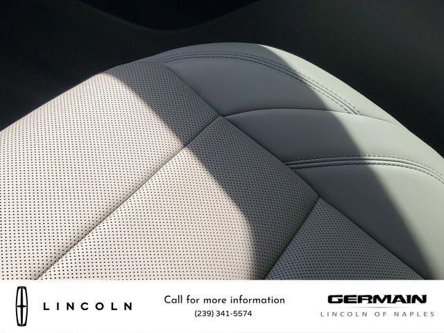 Photo of 2025 White Platinum Metallic Tri-Coat Lincoln Nautilus