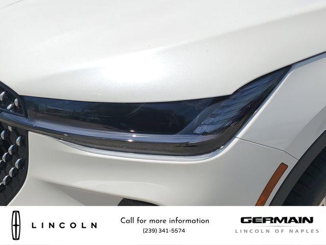 Photo of 2025 White Platinum Metallic Tri-Coat Lincoln Nautilus