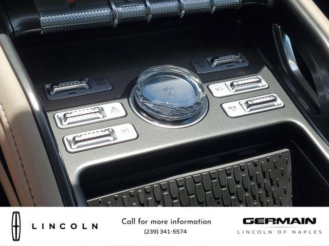 Photo of 2025 White Platinum Metallic Tri-Coat Lincoln Nautilus