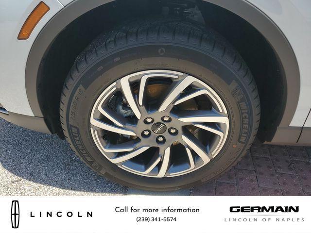 Photo of 2025 Crystal White Metallic Clearcoat Lincoln Corsair