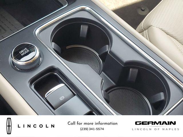 Photo of 2025 Crystal White Metallic Clearcoat Lincoln Corsair