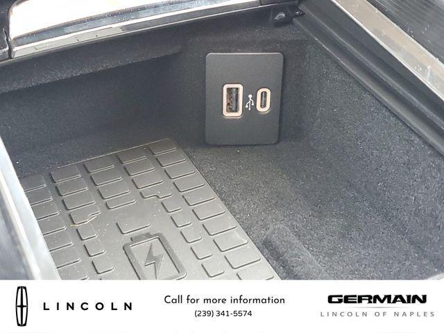Photo of 2025 Crystal White Metallic Clearcoat Lincoln Corsair