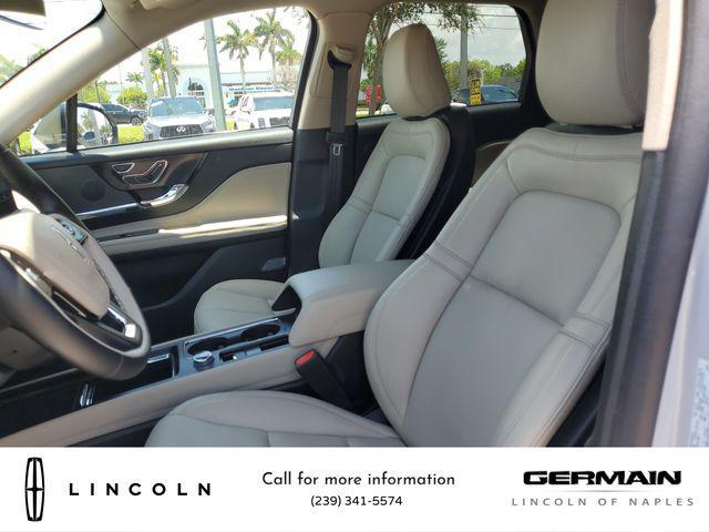 Photo of 2025 Crystal White Metallic Clearcoat Lincoln Corsair