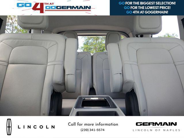 Photo of 2025 Pristine White Metallic Tri-Coat Lincoln Aviator