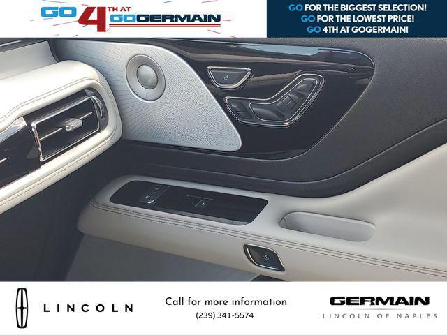 Photo of 2025 Pristine White Metallic Tri-Coat Lincoln Aviator